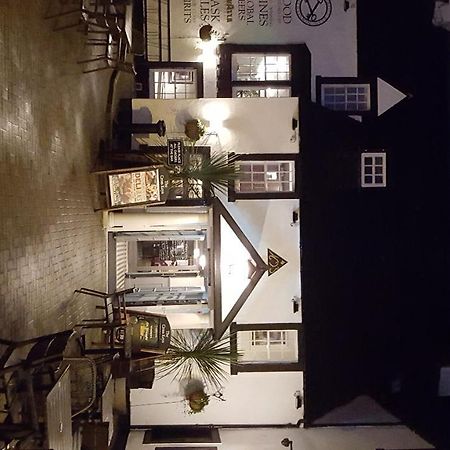 The Cross Keys Hotel Peebles Exterior photo