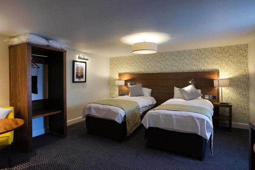 The Cross Keys Hotel Peebles Exterior photo